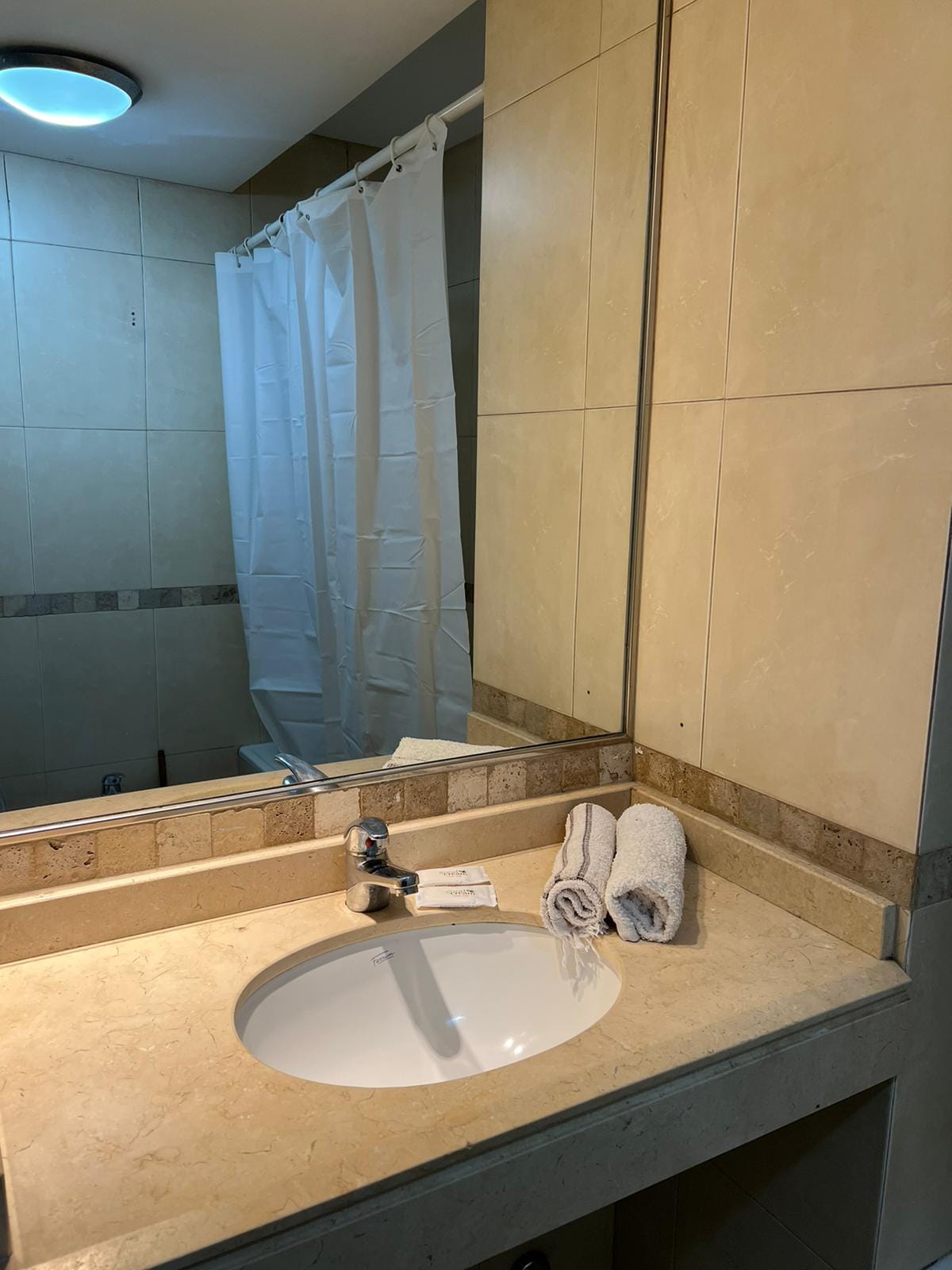 Foto 2 de Depto para 1 y 2 personas, Viamonte 1815